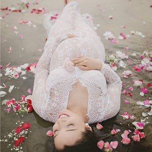 White lace maternity gown